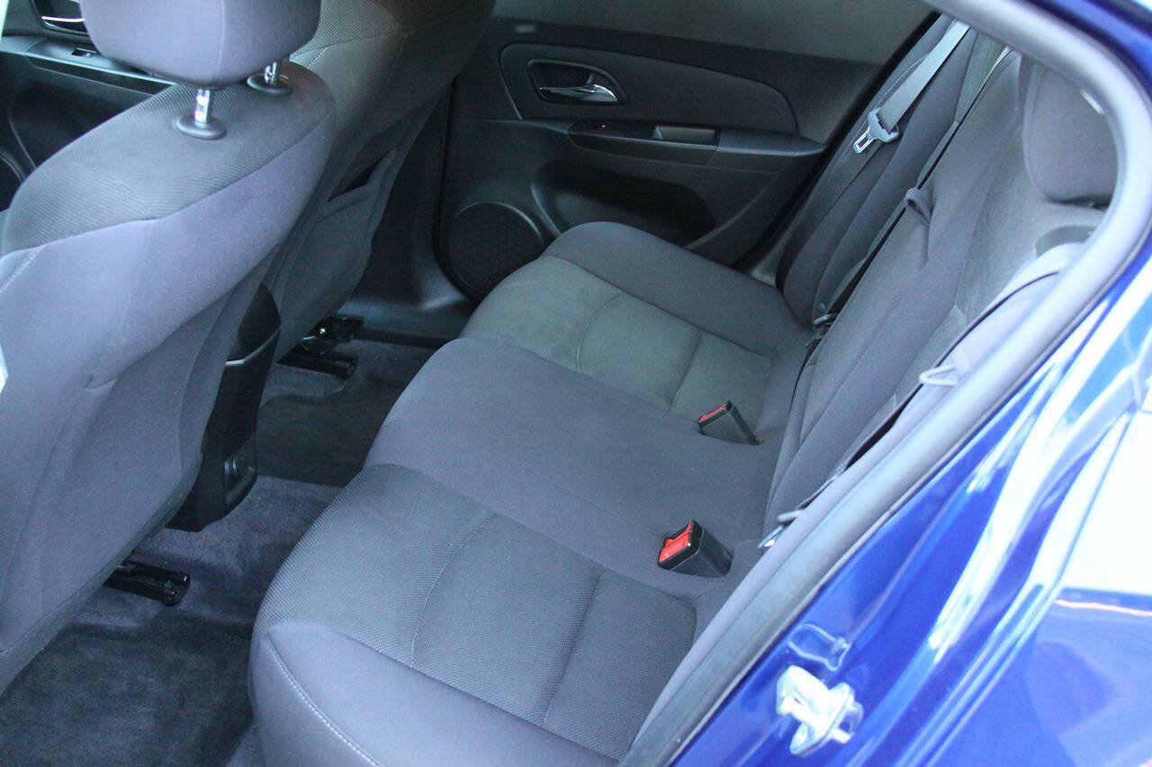Used 2012 Chevrolet Cruze LT FWD image 23