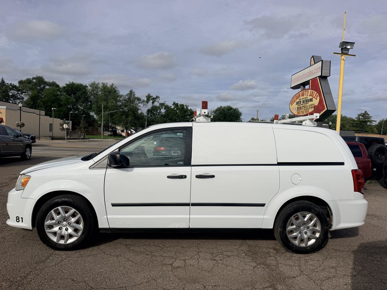 Used 2014 RAM C/V Tradesman FWD image 2