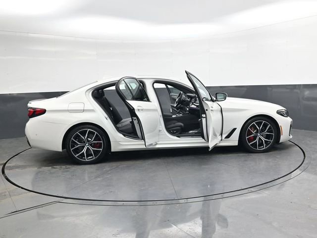 Used 2023 BMW 530i xDrive w/ M Sport Package image 40