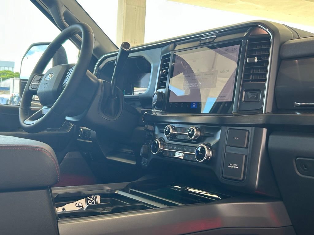 New 2026 Ford F250 Lariat w/ Black Appearance Package AWD/4WD image 31