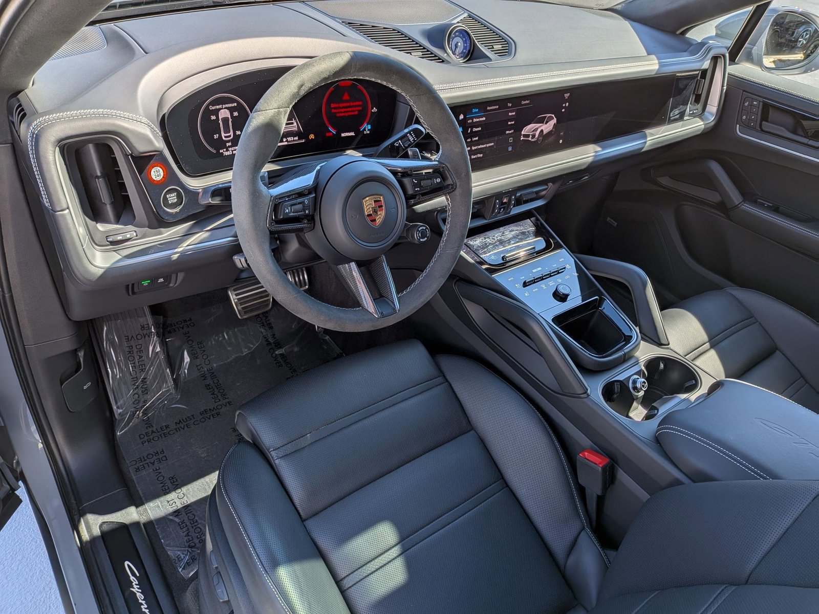 Certified 2025 Porsche Cayenne GTS image 4