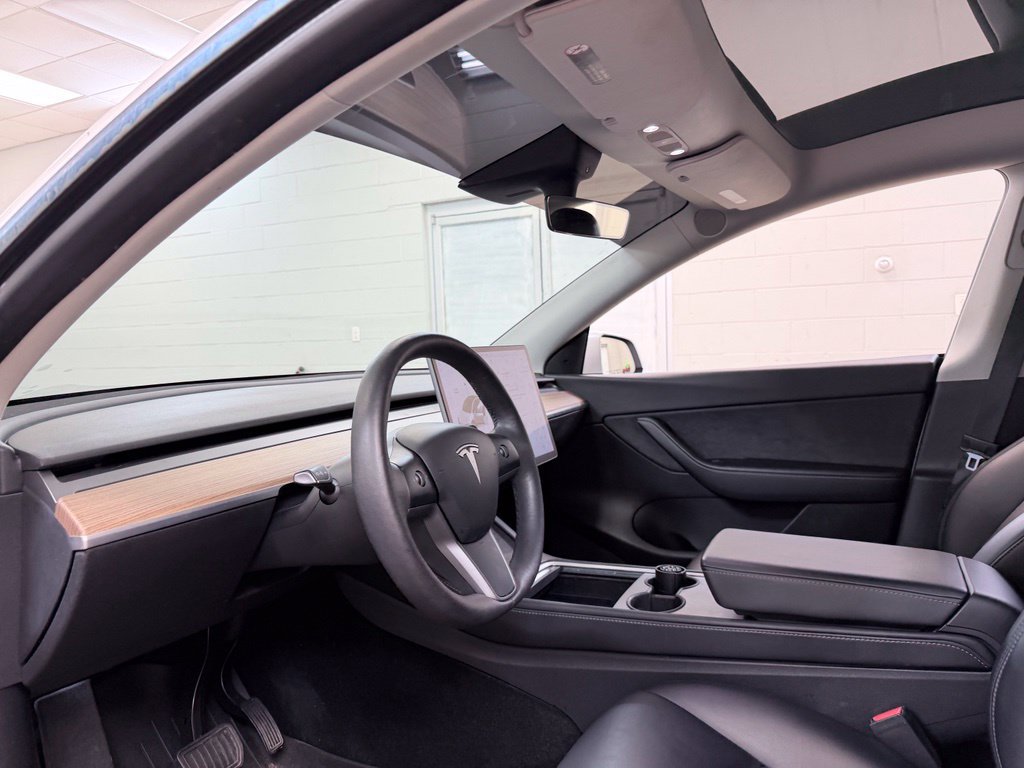 Used 2022 Tesla Model Y Long Range AWD/4WD image 14