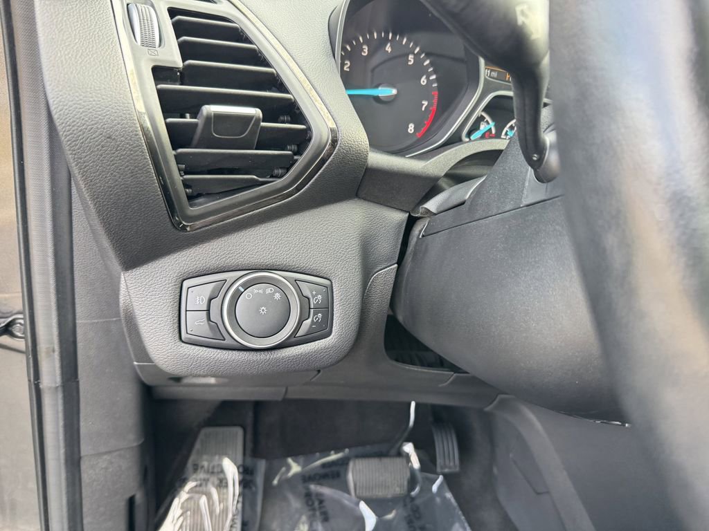 Used 2018 Ford Escape Titanium image 14