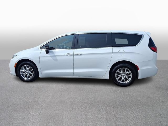Used 2025 Chrysler Pacifica Select FWD image 7