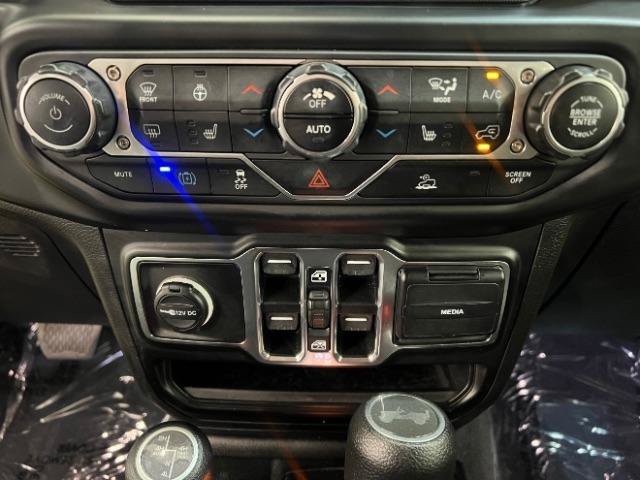 Used 2023 Jeep Wrangler Unlimited w/ Cold Weather Group AWD/4WD image 19