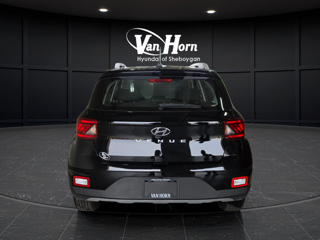 Certified 2025 Hyundai Venue SEL FWD image 6