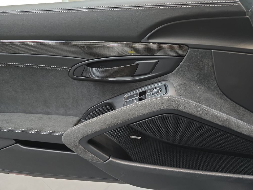 Certified 2018 Porsche 911 GT2 RS RWD image 23