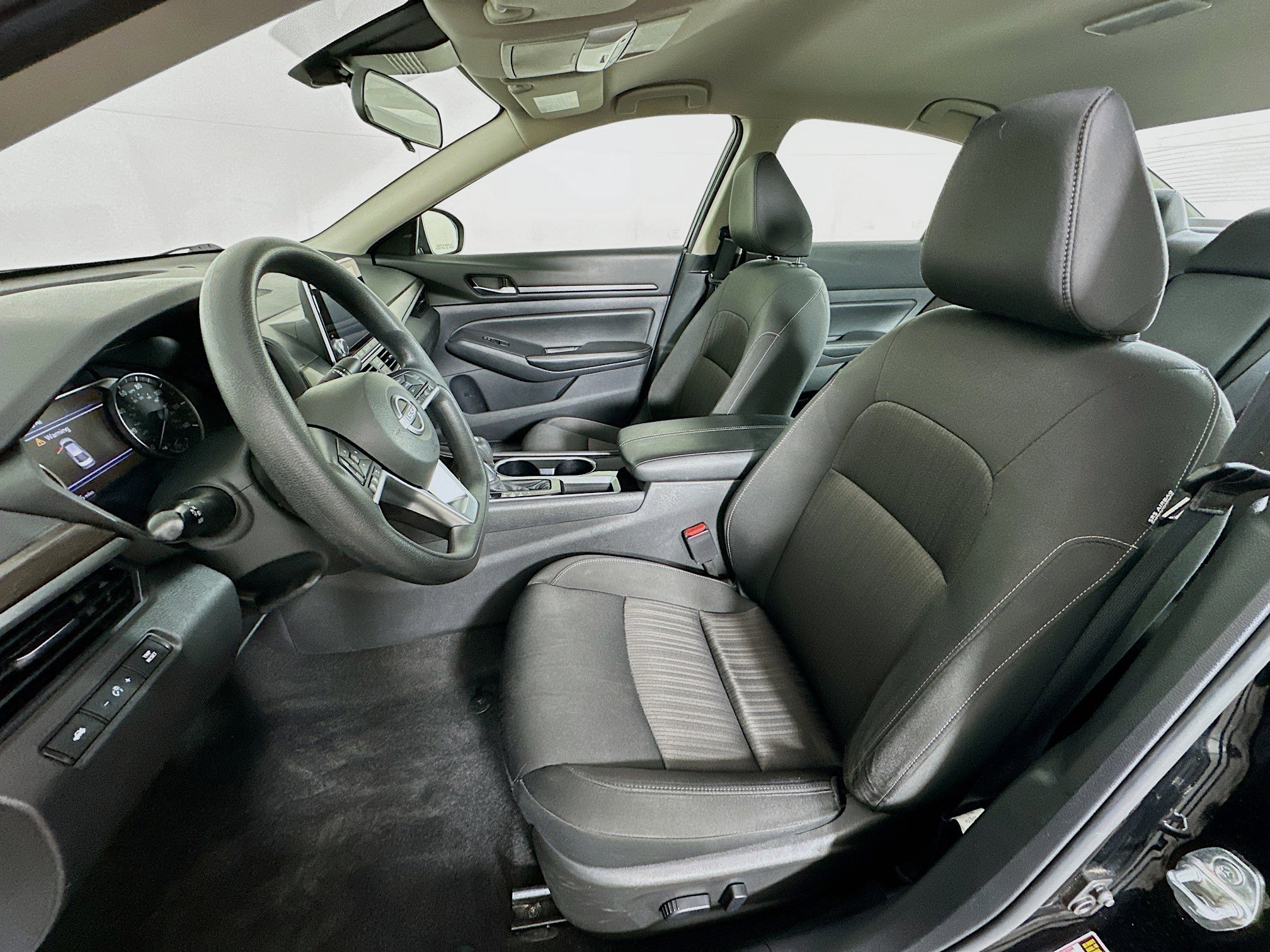 Used 2024 Nissan Altima 2.5 SV image 13