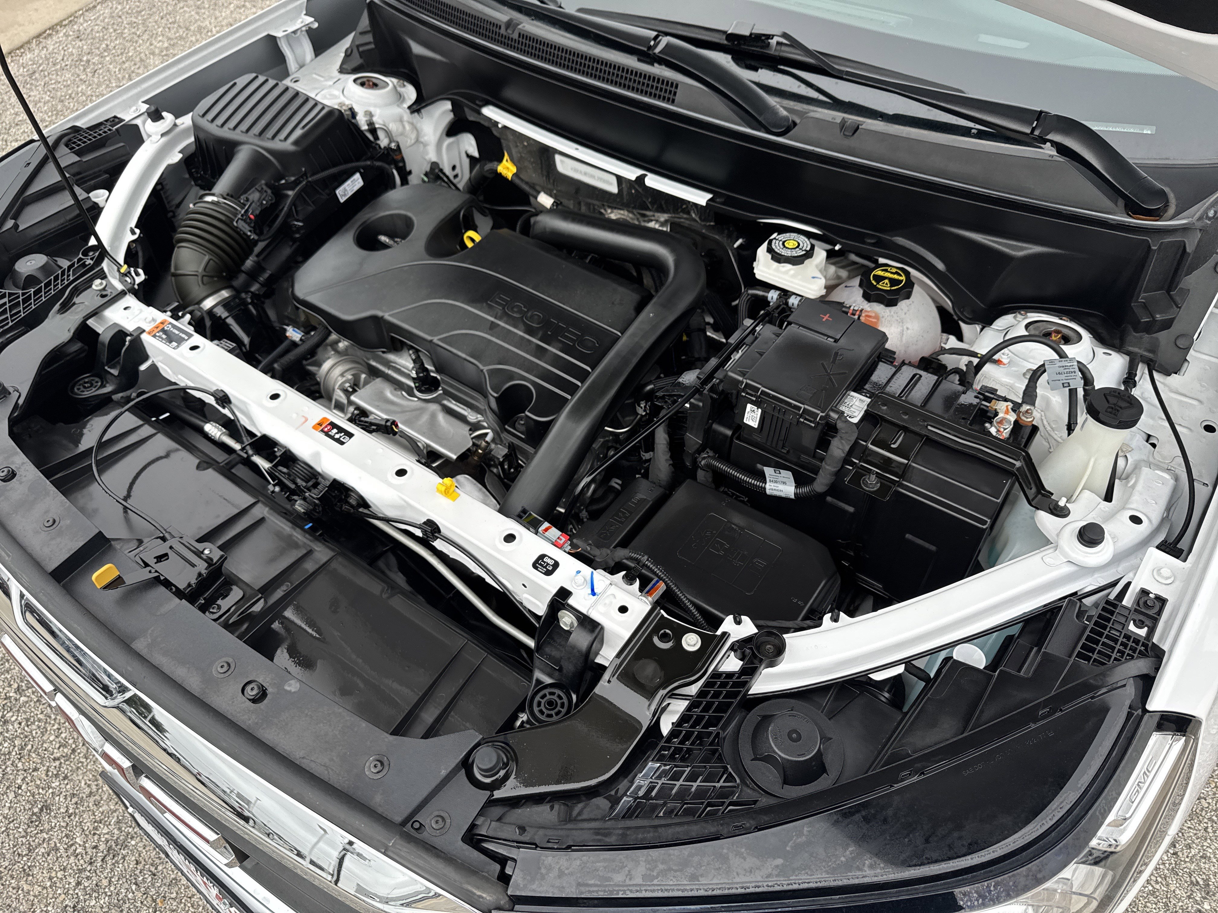 Used 2024 GMC Terrain SLE image 39