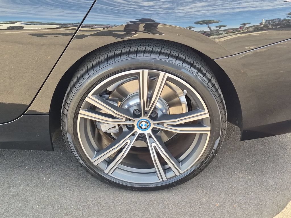 Used 2024 BMW 330e xDrive w/ Convenience Package AWD/4WD image 29