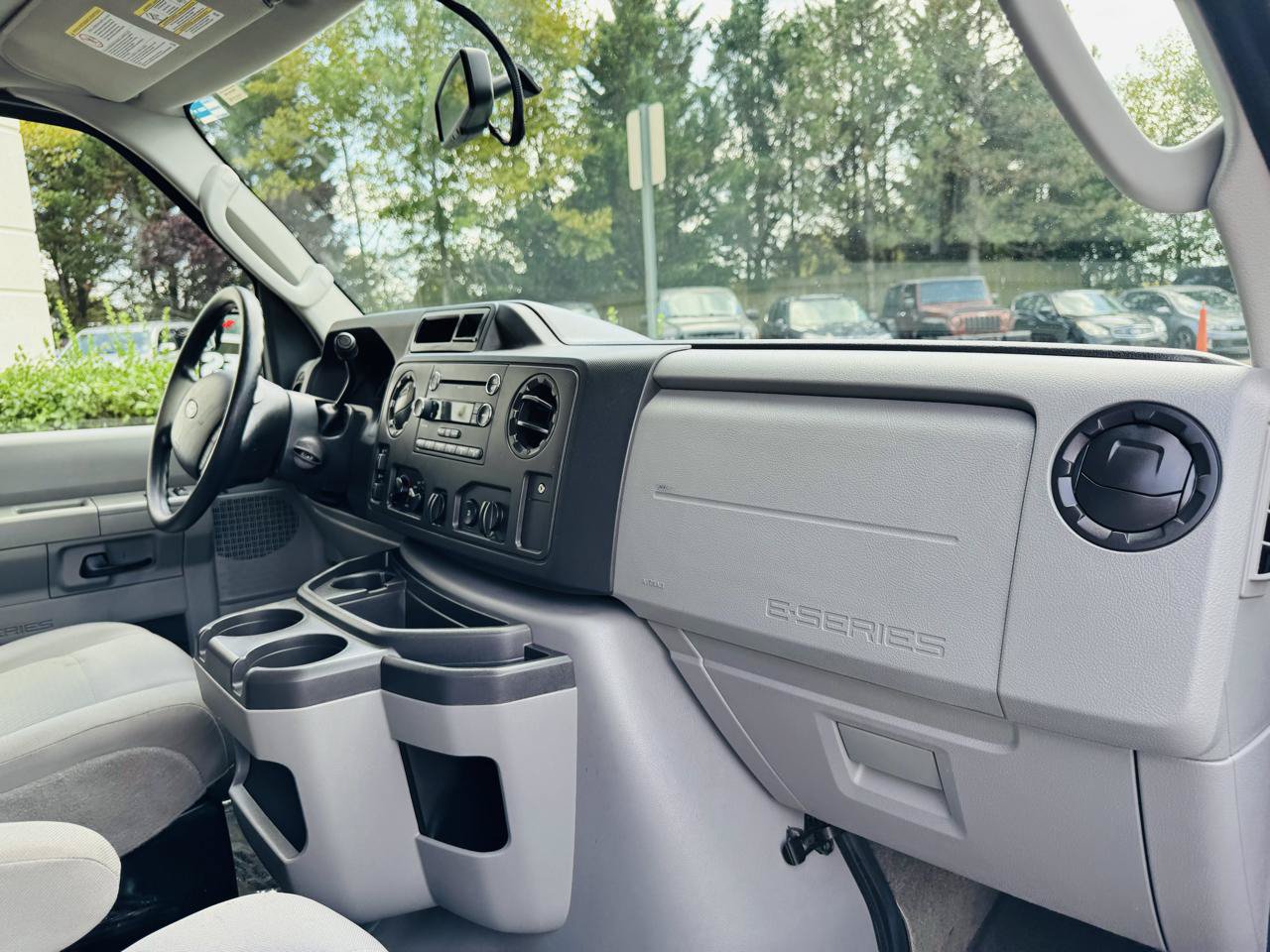 Used 2013 Ford E-350 and Econoline 350 XLT RWD image 40