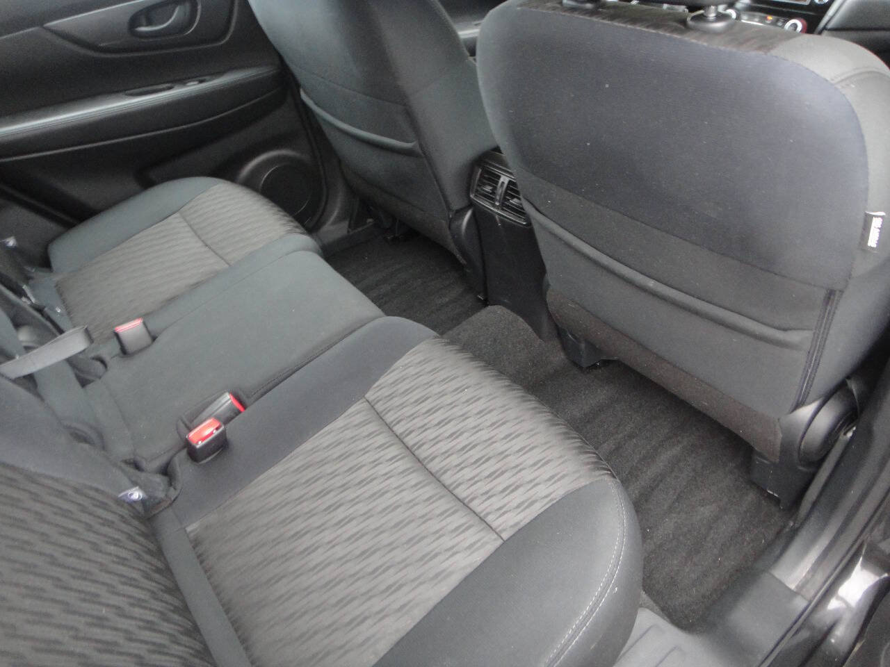 Used 2020 Nissan Rogue S AWD/4WD image 12