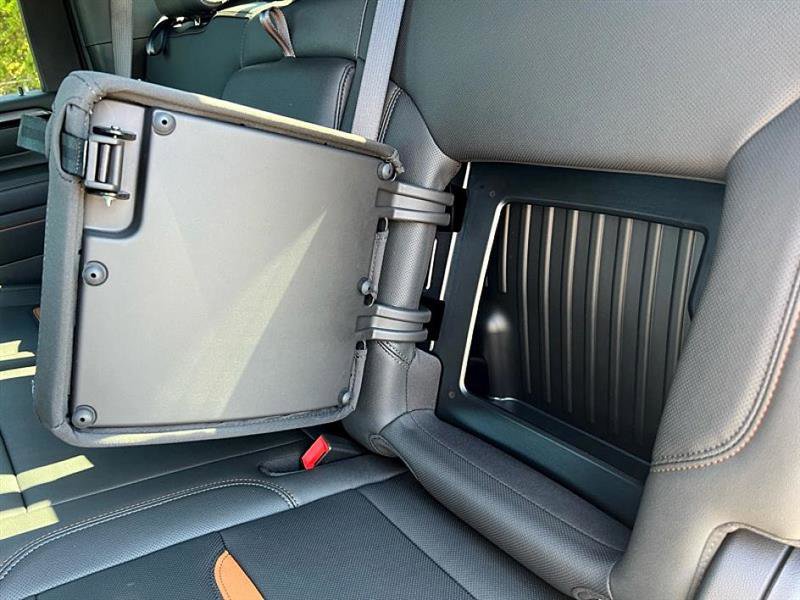 Used 2025 GMC Sierra 2500 AT4 w/ AT4 Premium Plus Package image 48