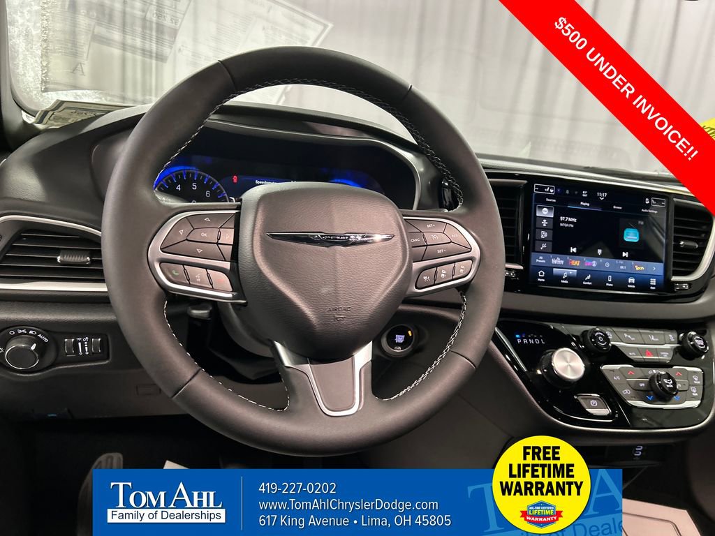 New 2026 Chrysler Voyager LX image 13