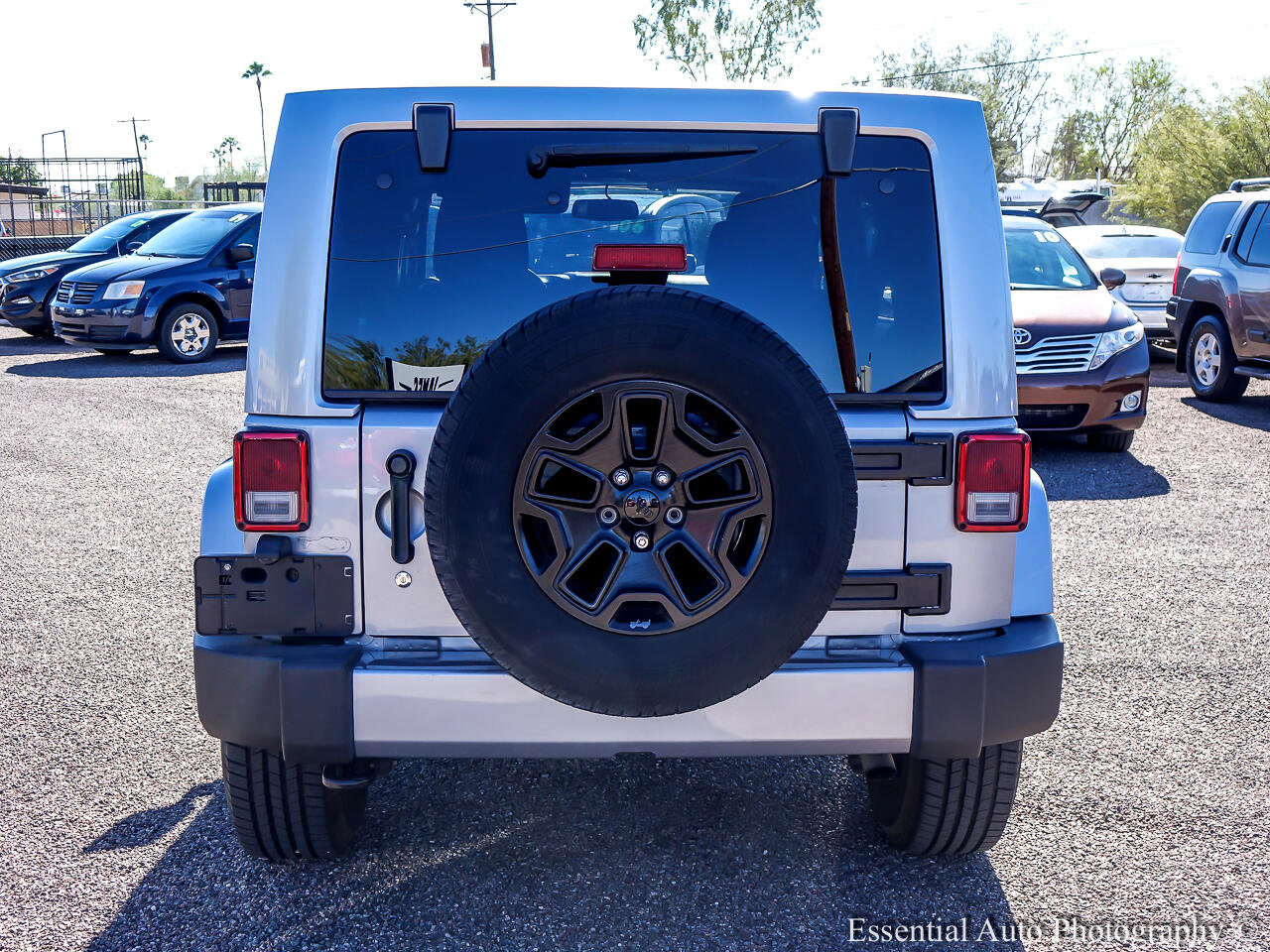 Used 2017 Jeep Wrangler Unlimited Sahara w/ Connectivity Group image 7