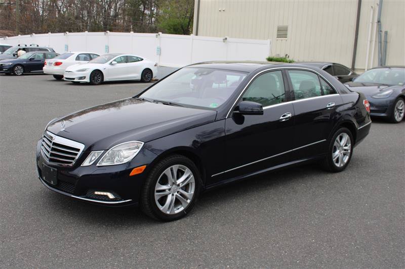 Used 2010 Mercedes-Benz E 350 Sedan w/ Premium 2 Pkg image 4