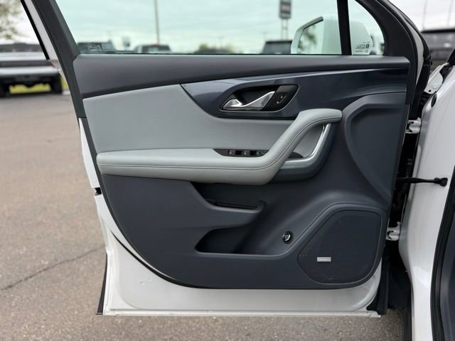 Used 2020 Chevrolet Blazer LT w/ Sound & Technology Package FWD image 14
