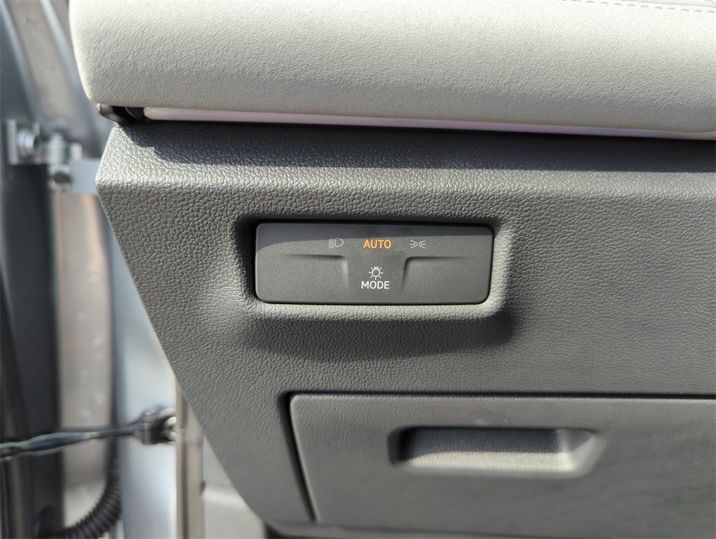 New 2026 Volkswagen Tiguan SE image 35