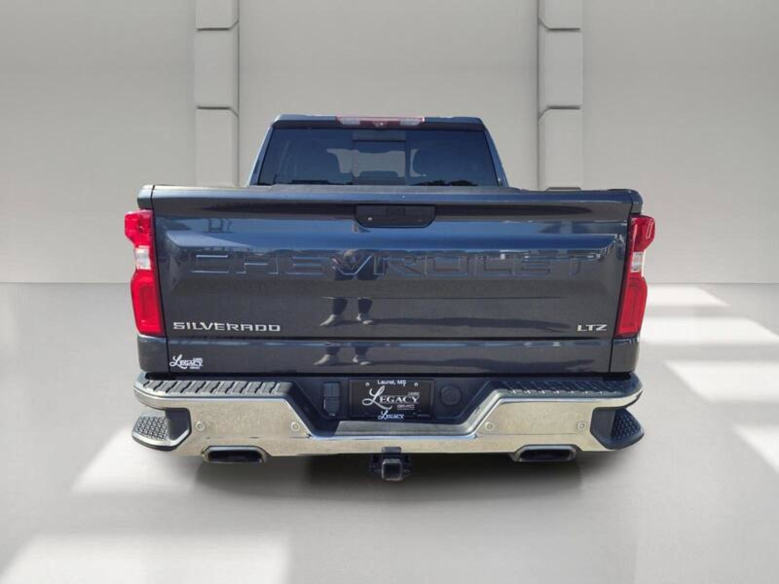Used 2021 Chevrolet Silverado 1500 LTZ w/ LTZ Premium Package AWD/4WD image 6