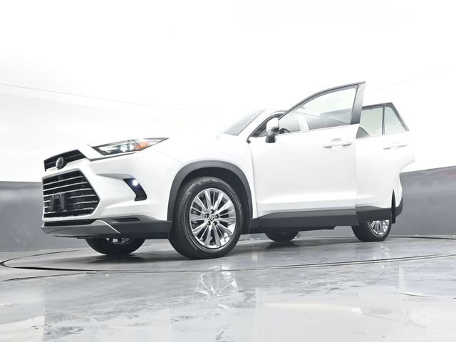 Used 2024 Toyota Grand Highlander AWD image 47