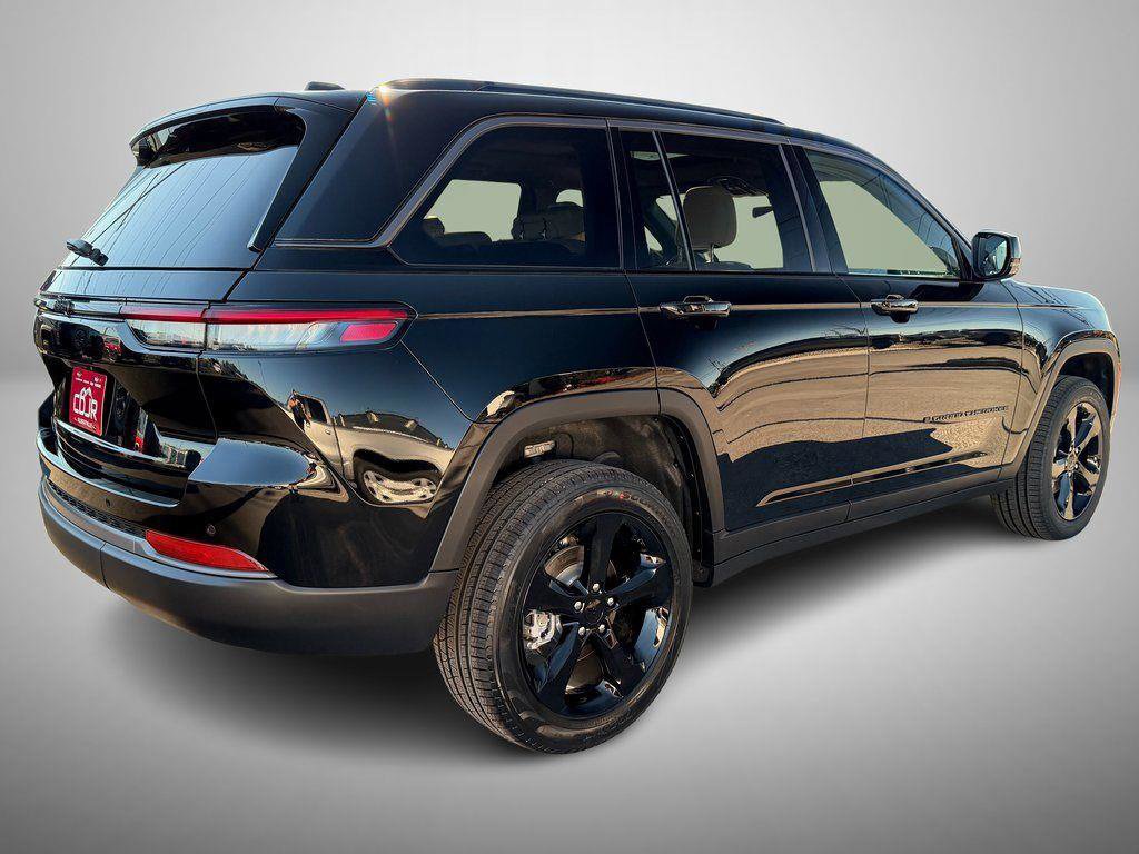 New 2026 Jeep Grand Cherokee Limited w/ Limited Altitude Package RWD image 3