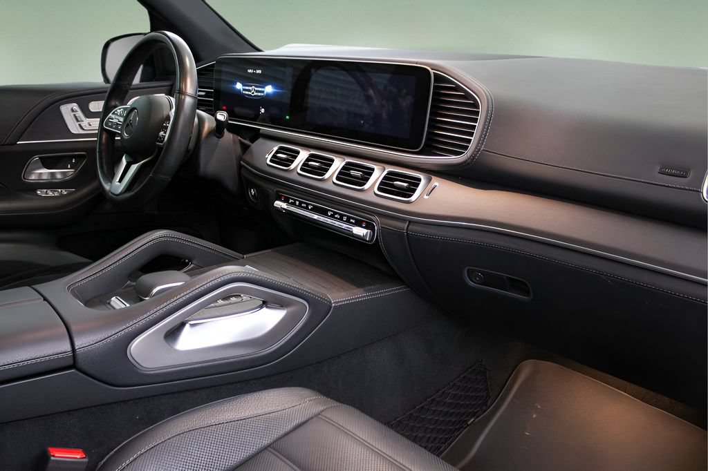 Used 2021 Mercedes-Benz GLS 580 4MATIC image 26