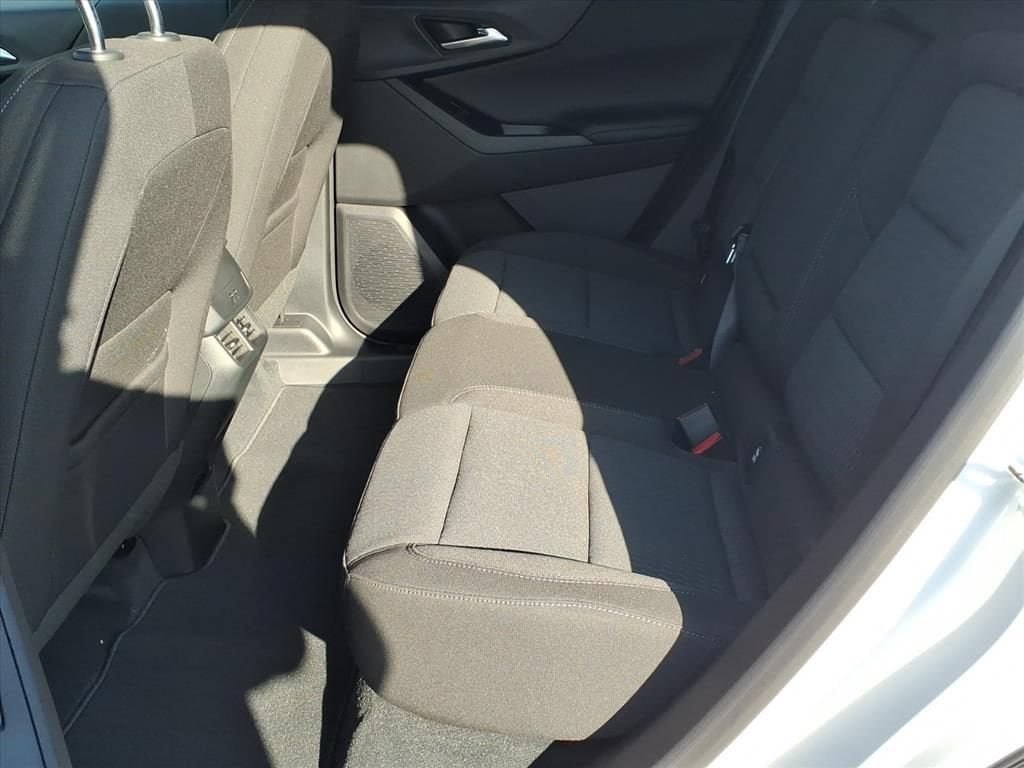 New 2027 Chevrolet Equinox LT w/ Safety and Technology Package AWD/4WD image 17
