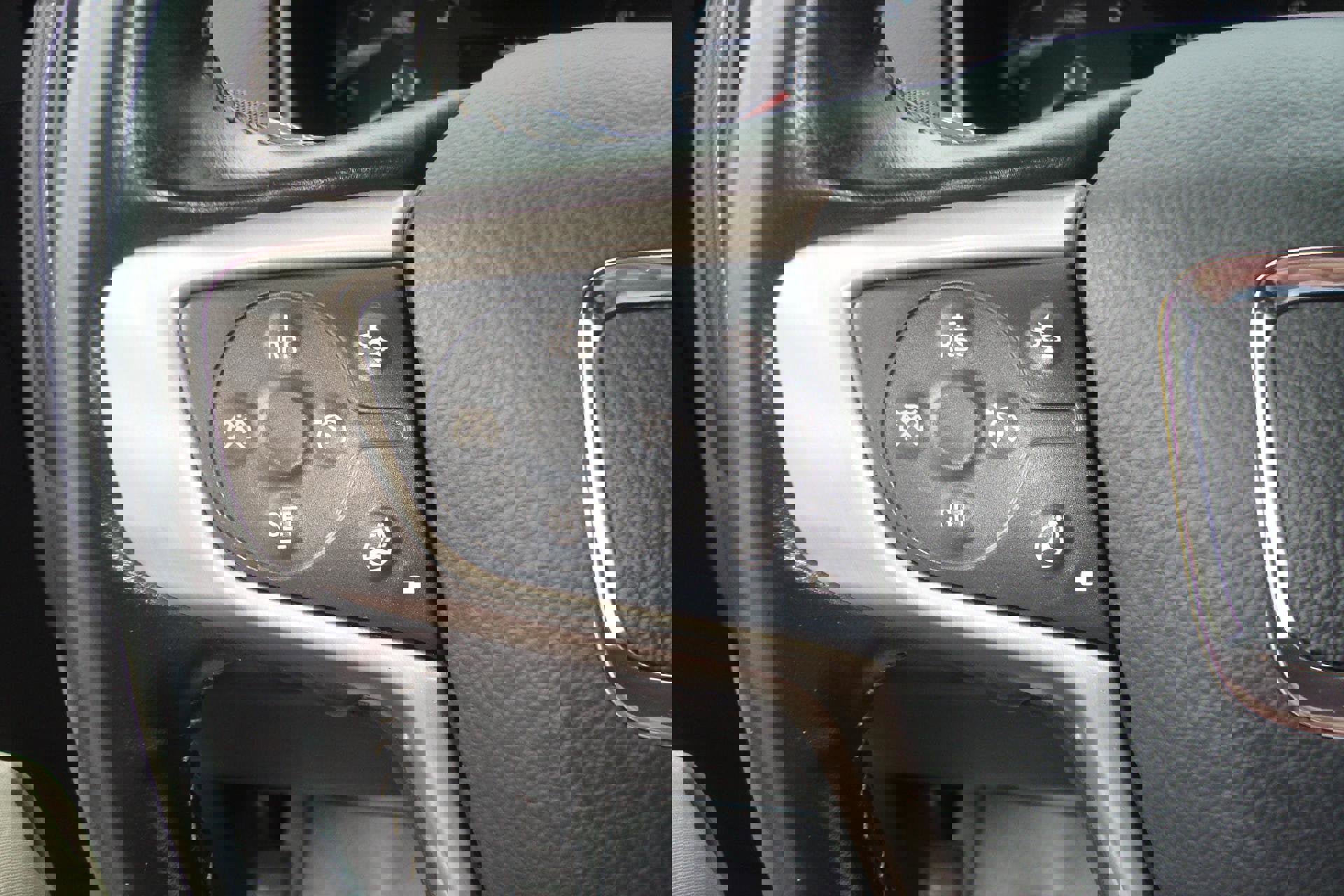 Certified 2022 GMC Canyon Denali image 30