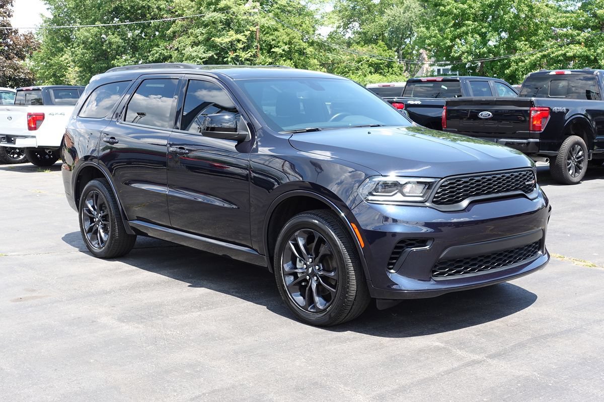 Used 2025 Dodge Durango GT w/ Blacktop Package AWD/4WD image 4