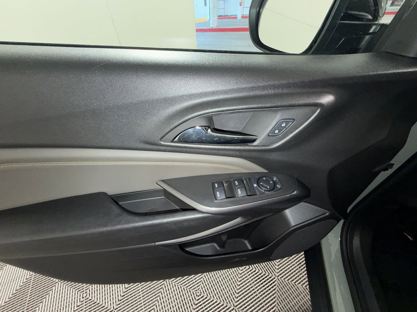 Used 2025 Chevrolet Trax ACTIV w/ Driver Confidence Package image 15