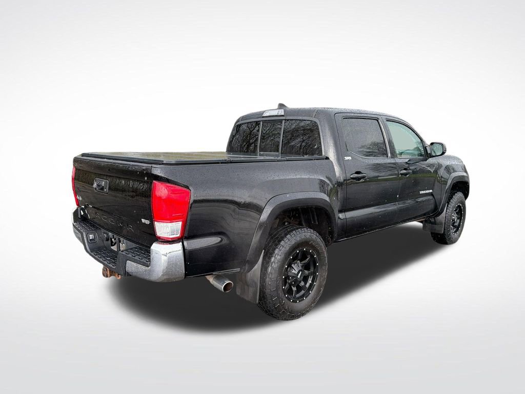 Used 2017 Toyota Tacoma SR5 w/ Tow Package AWD/4WD image 11