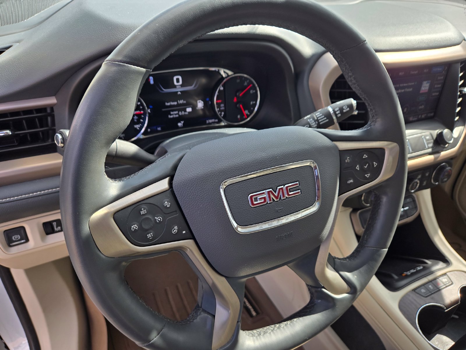 Used 2023 GMC Acadia Denali w/ Denali Ultimate Package FWD image 10