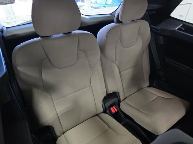 Used 2025 Volvo XC90 B5 Plus AWD/4WD image 13