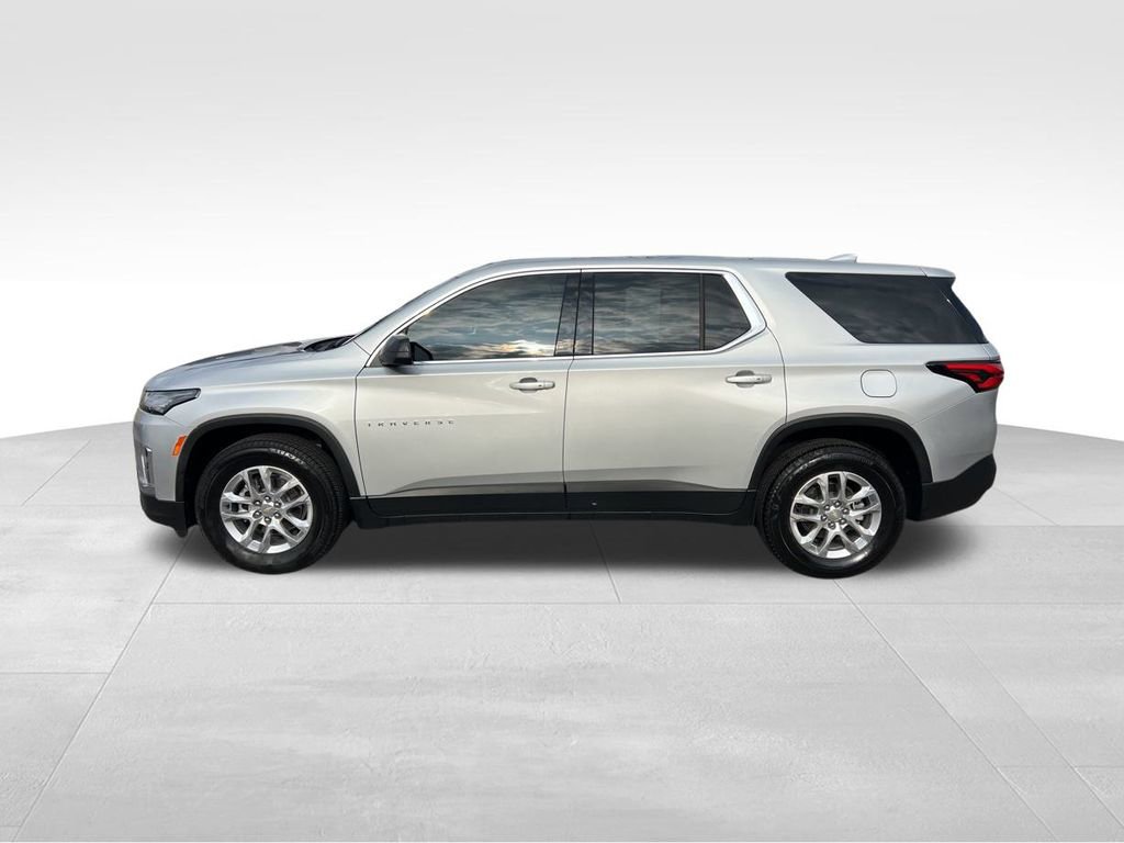 Used 2022 Chevrolet Traverse LS image 4
