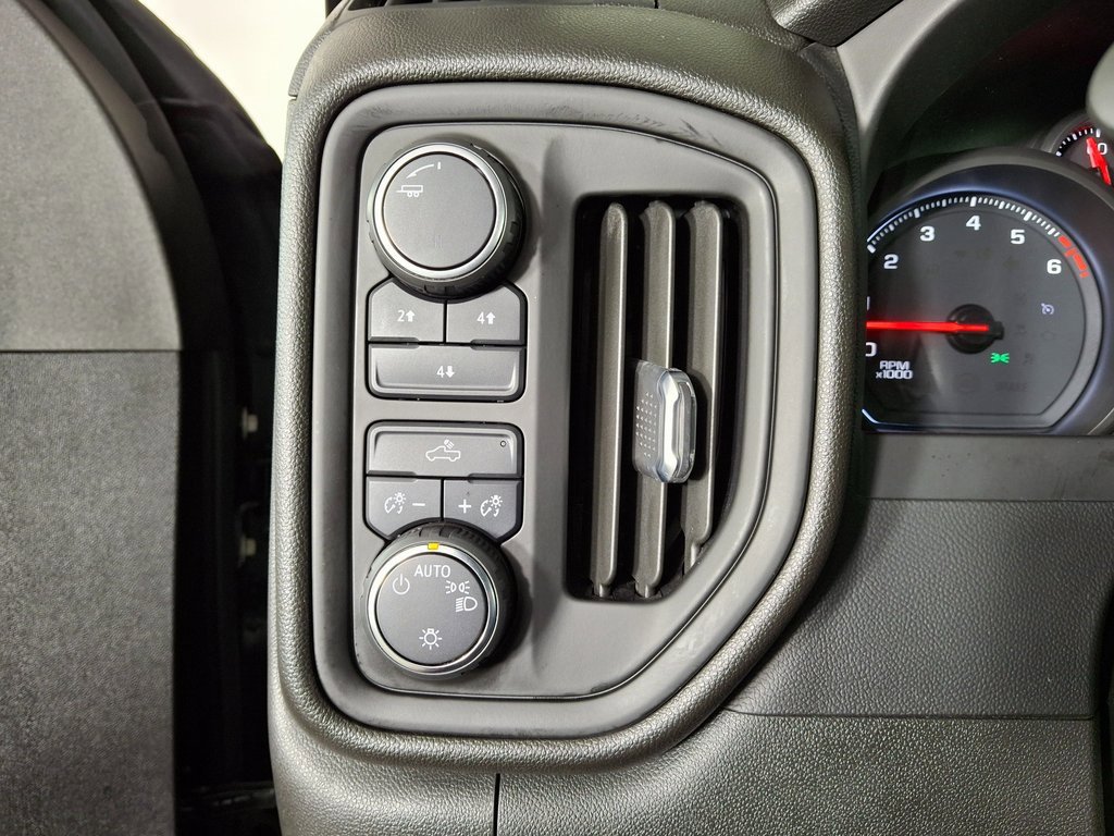 Used 2022 Chevrolet Silverado 2500 Custom w/ Custom Convenience Package image 14