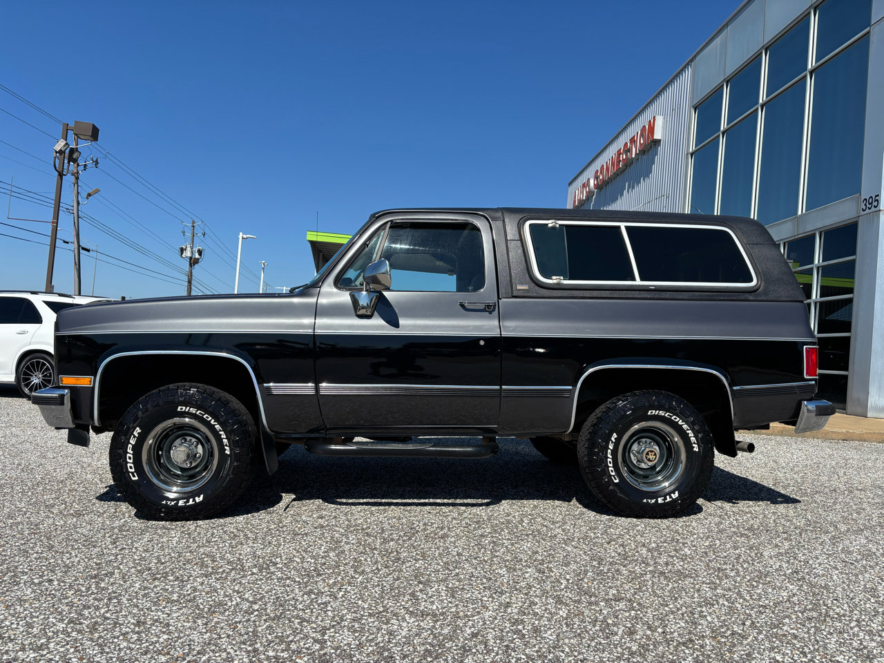 Used 1991 Chevrolet Blazer 4WD image 2