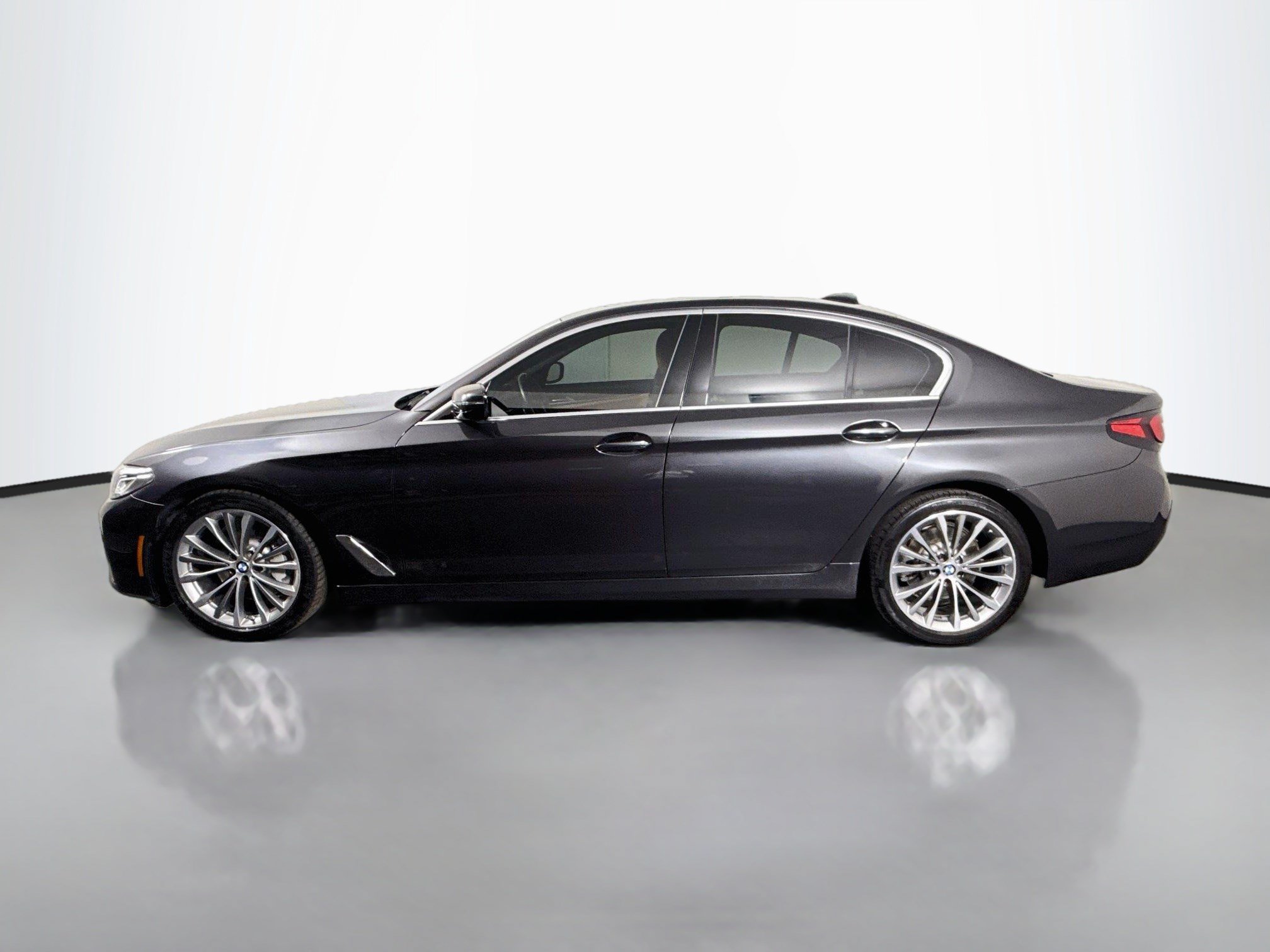 Used 2021 BMW 530i w/ Premium Package RWD image 6