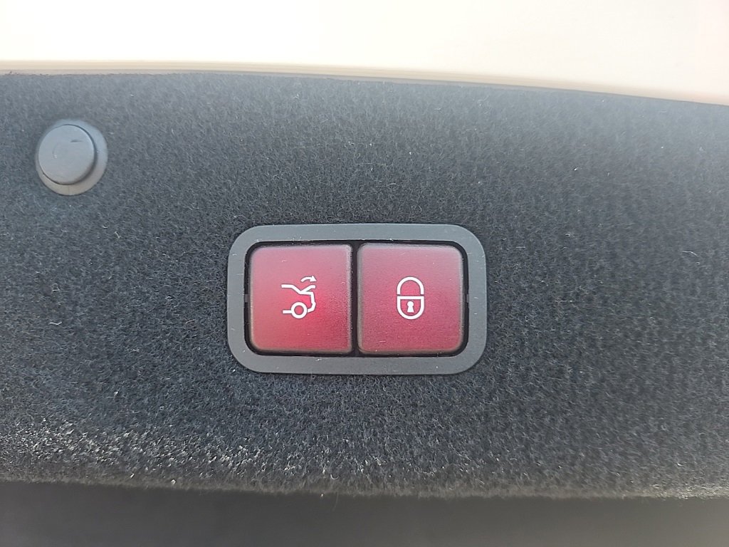 Used 2018 Mercedes-Benz S 560 4MATIC Coupe image 10