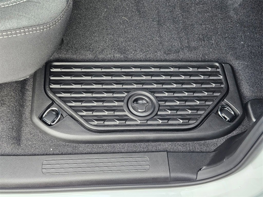 New 2026 RAM 1500 4x4 Crew Cab image 17