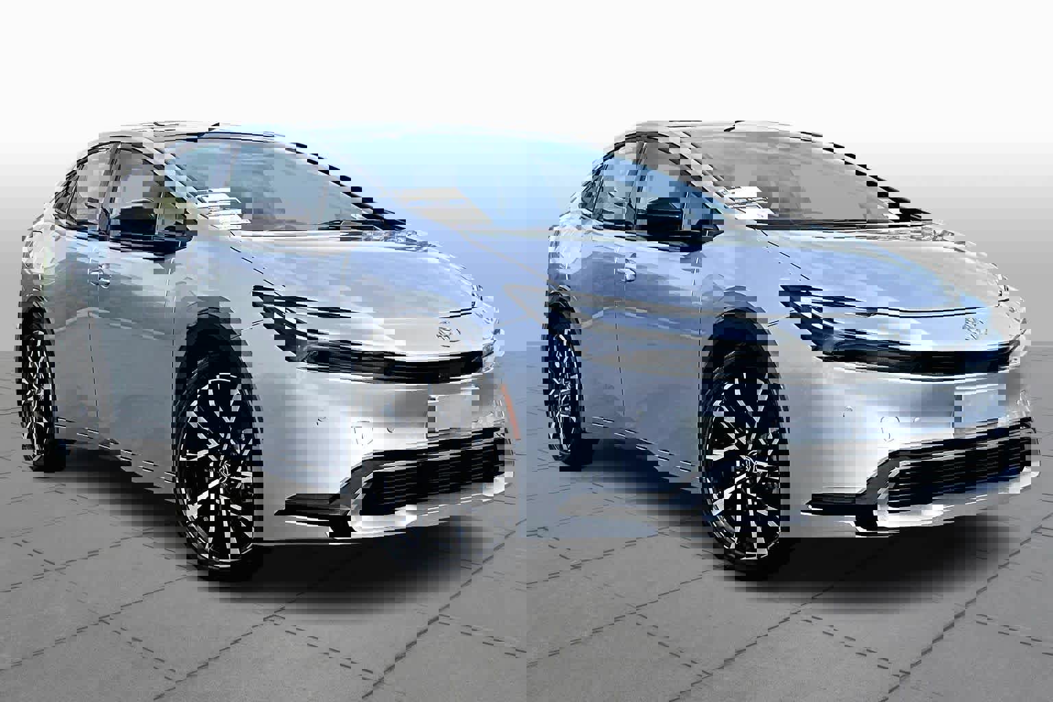 Used 2026 Toyota Prius XSE image 2