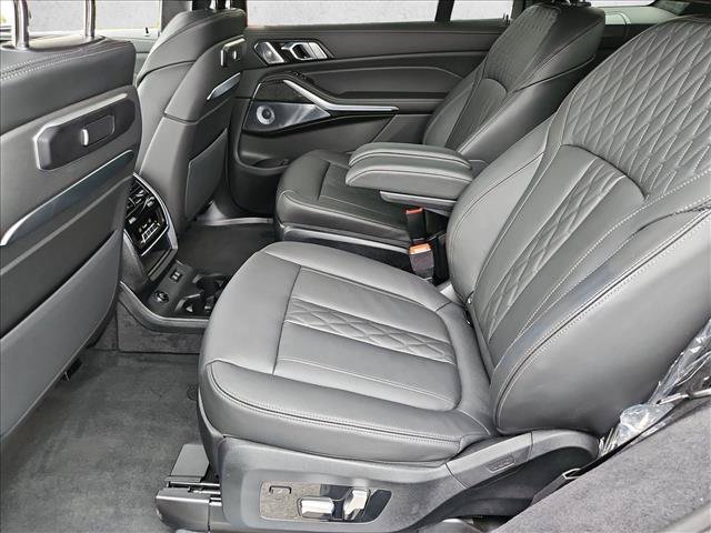 New 2027 BMW X7 M60i w/ M Sport Professional Package AWD/4WD image 16