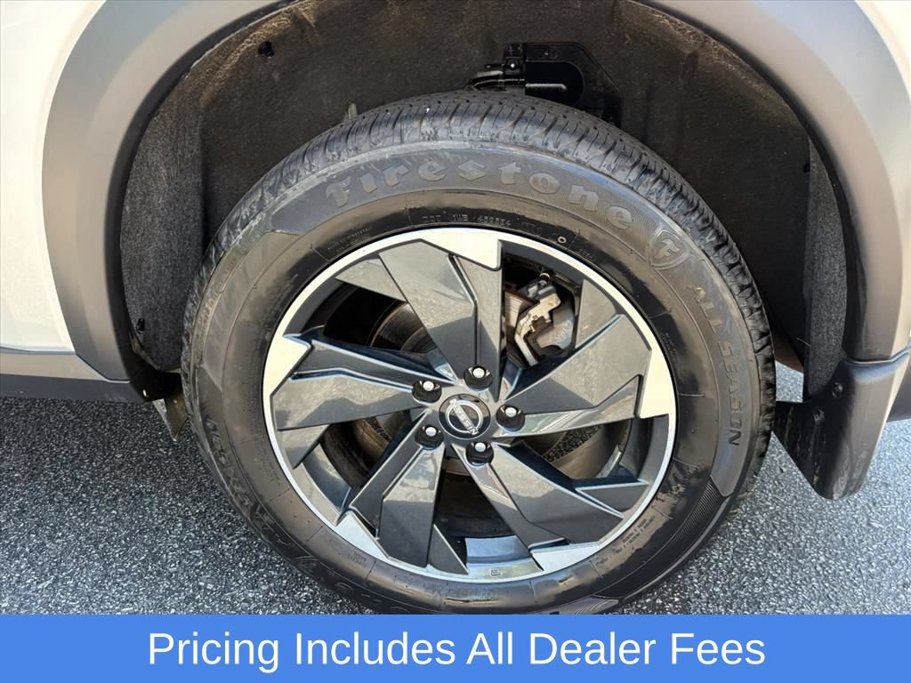 Used 2025 Nissan Rogue SV AWD/4WD image 27