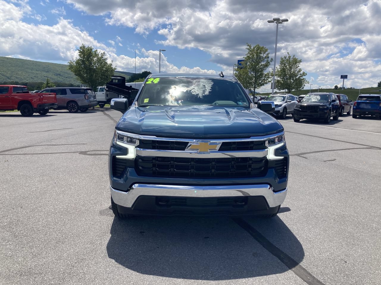 New 2024 Chevrolet Silverado 1500 LT w/ Z71 Off-Road Package AWD/4WD image 2