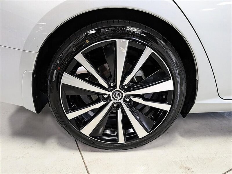Used 2021 Nissan Altima 2.5 SR w/ SR Premium Package FWD image 13