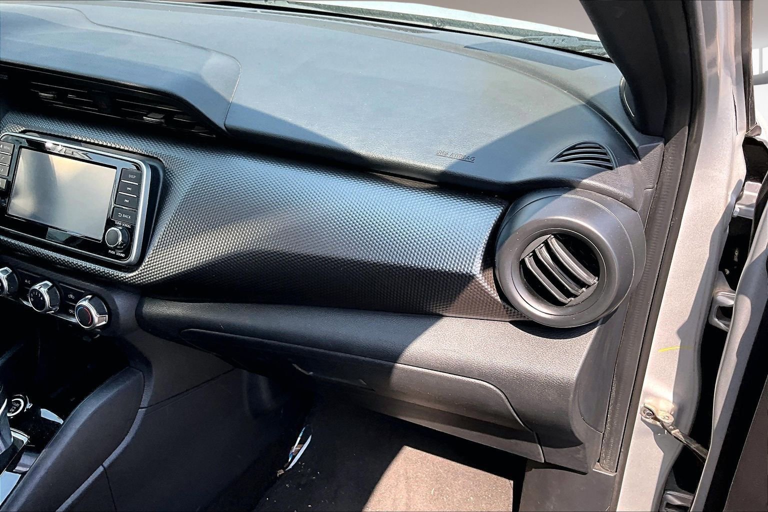 Used 2020 Nissan Kicks S image 24