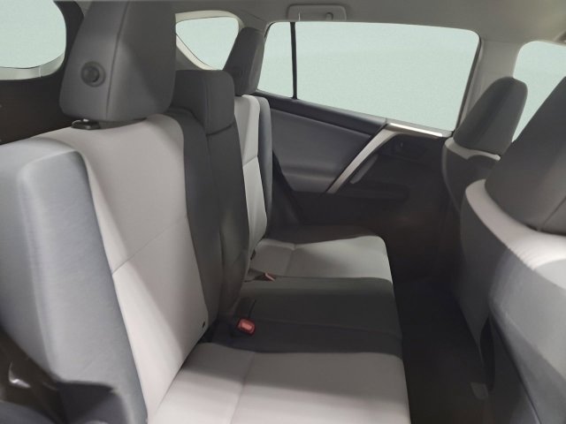 Used 2015 Toyota RAV4 LE image 17