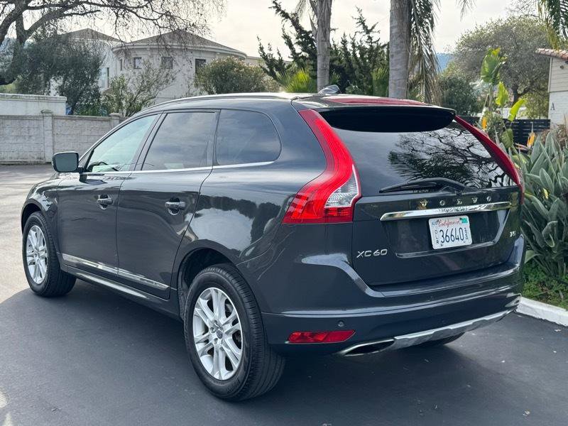 Used 2015 Volvo XC60 T5 Premier w/ Proximity Package FWD image 3