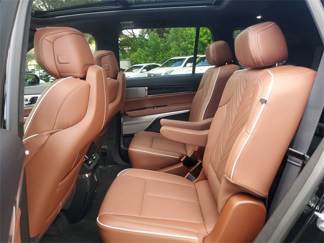 New 2026 Cadillac Vistiq Platinum image 6