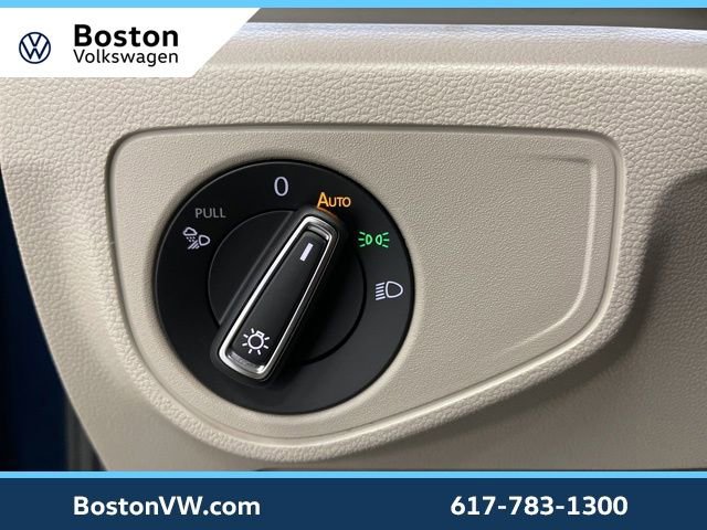 Certified 2022 Volkswagen Atlas SEL R-Line image 22