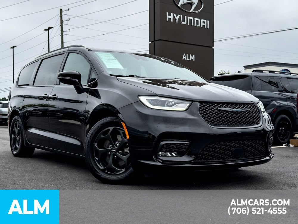 Used 2021 Chrysler Pacifica Limited w/ Uconnect Theater Family Group FWD image 6